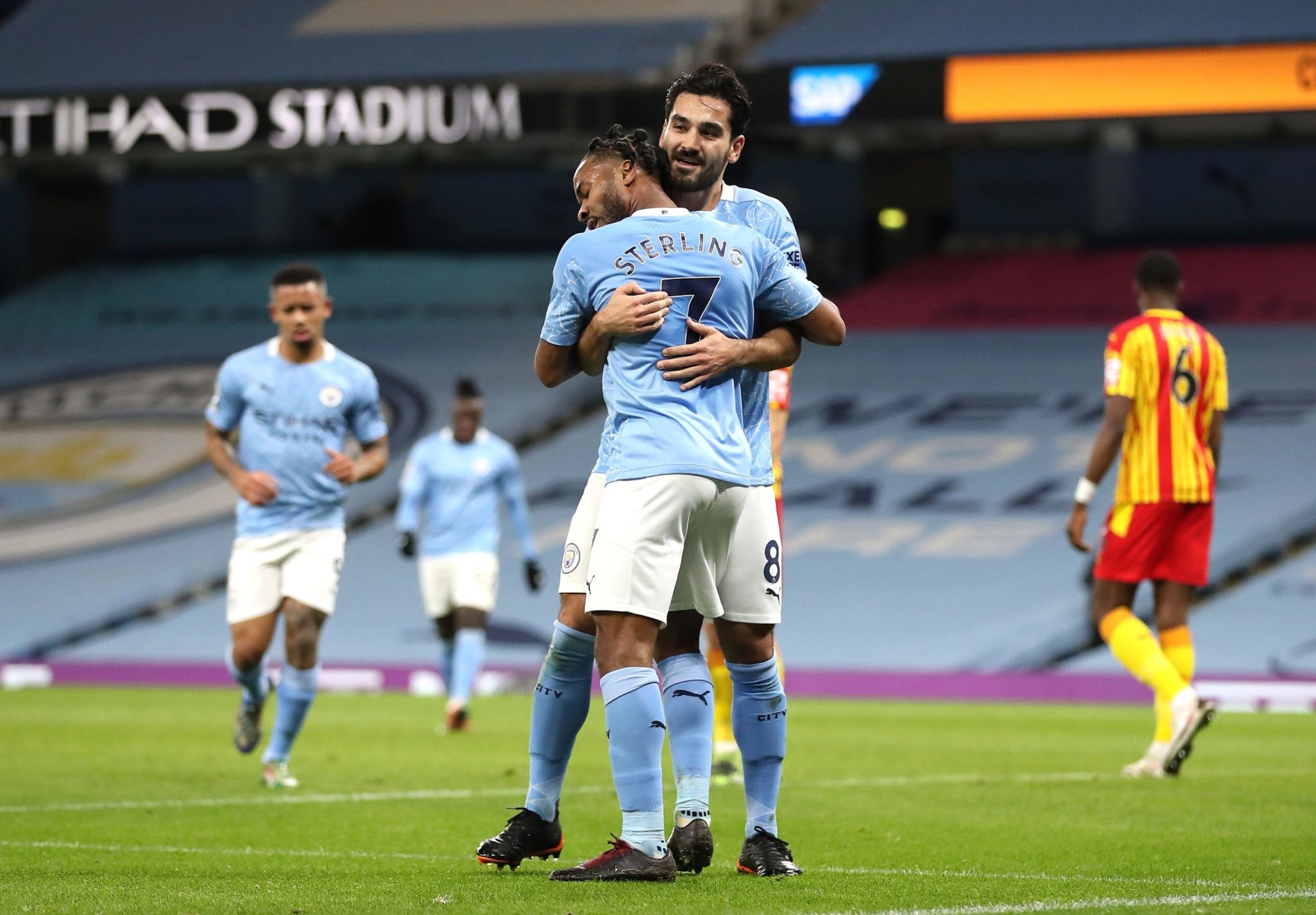 激烈的舞台 激烈的舞台